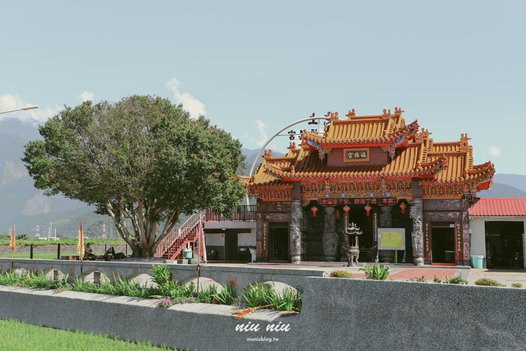 台東池上福德宮泡麵土地公｜免費泡麵＋精品咖啡 還能唱卡拉OK！稻田鐵道風光超好拍