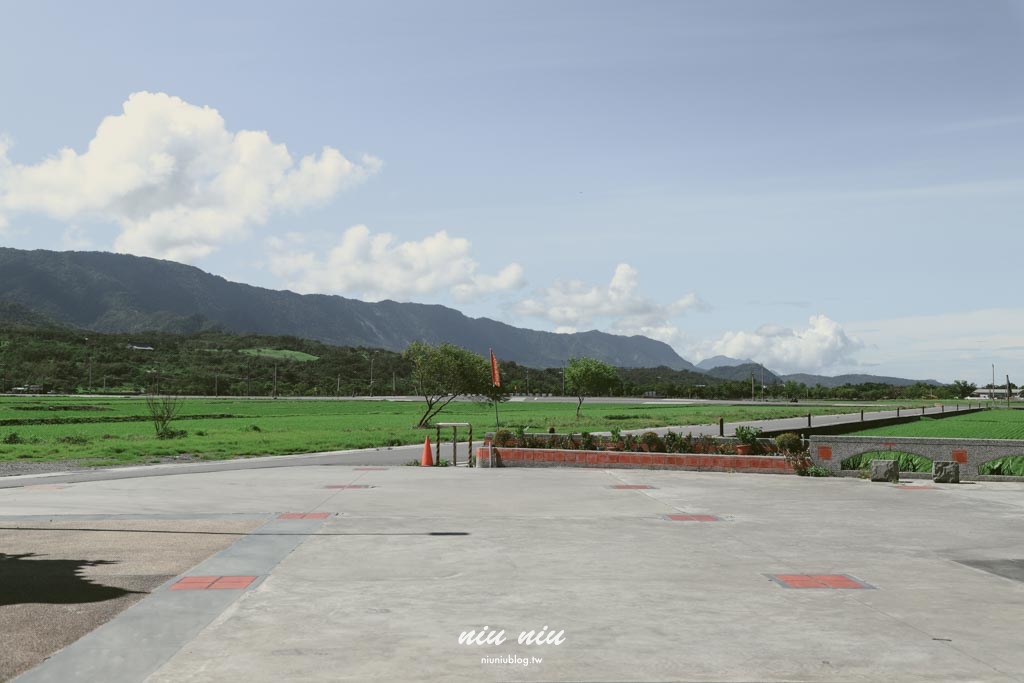台東池上福德宮泡麵土地公｜免費泡麵＋精品咖啡 還能唱卡拉OK！稻田鐵道風光超好拍