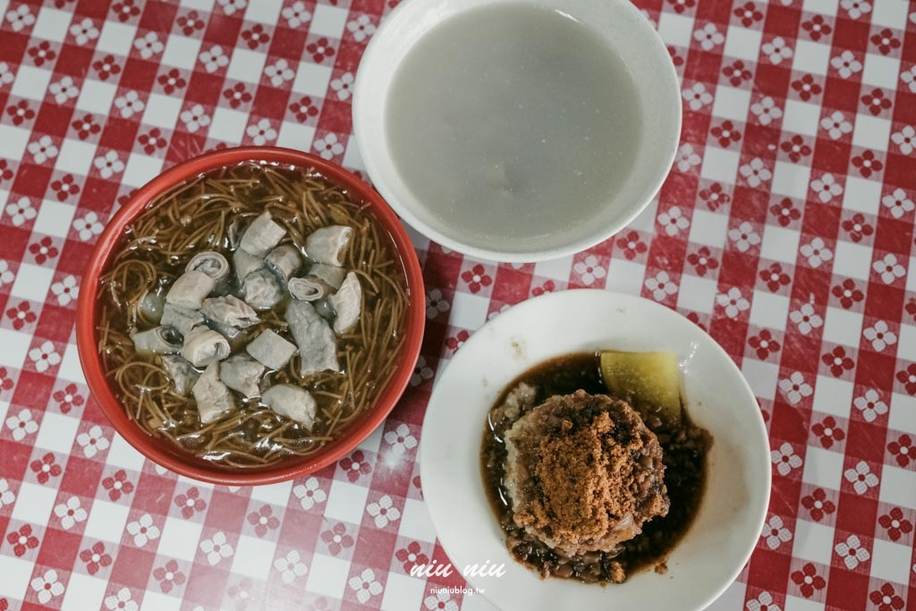 高雄橋頭美食｜廖記米糕：連續三年米其林必比登推薦，一甲子老店的筒仔米糕與四神湯必吃！
