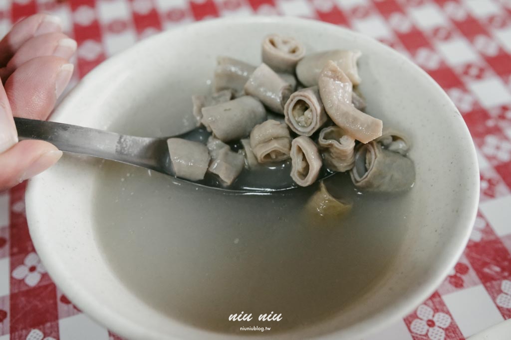 高雄橋頭美食｜廖記米糕：連續三年米其林必比登推薦，一甲子老店的筒仔米糕與四神湯必吃！