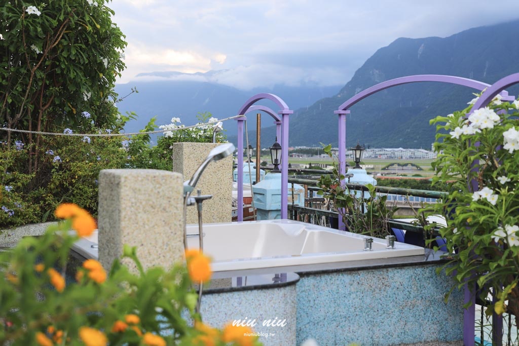 花蓮七星潭海景飯店推薦｜水上明月海景渡假旅店，一泊二食奢華頂級住宿，享受高空SPA泳池與特色7D電影院