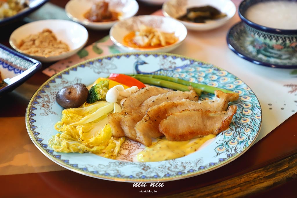 花蓮七星潭海景飯店推薦｜水上明月海景渡假旅店，一泊二食奢華頂級住宿，享受高空SPA泳池與特色7D電影院
