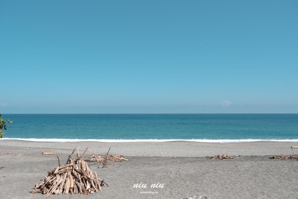 台東海景露營推薦｜忘塵露營區：距離長濱市區僅5分鐘，開著VANTEL美學車中泊露營去！