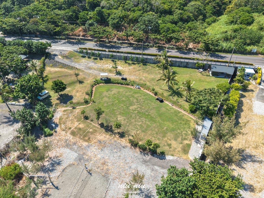 台東海景露營推薦｜忘塵露營區：距離長濱市區僅5分鐘，開著VANTEL美學車中泊露營去！