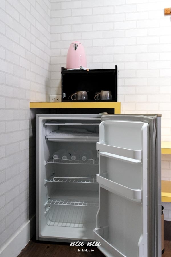 小琉球包棟民宿推薦｜黃舍民宿開箱：KTV、戲水池、大草皮！最多可住36人，家族旅遊＆閨蜜聚會首選