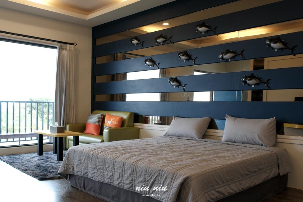 小琉球包棟民宿推薦｜黃舍民宿開箱：KTV、戲水池、大草皮！最多可住36人，家族旅遊＆閨蜜聚會首選