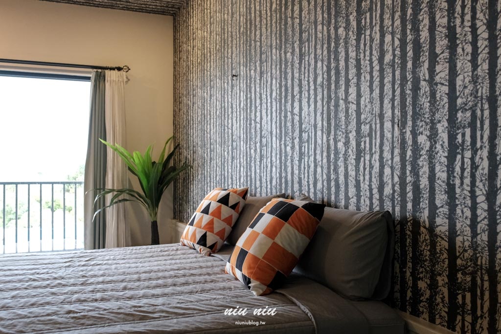 小琉球包棟民宿推薦｜黃舍民宿開箱：KTV、戲水池、大草皮！最多可住36人，家族旅遊＆閨蜜聚會首選