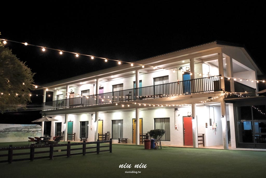 小琉球包棟民宿推薦|黃舍民宿開箱:KTV、戲水池、大草皮!最多可住36人,家族旅遊&閨蜜聚會首選 小琉球包棟民宿推薦|黃舍民宿開箱:KTV、戲水池、大草皮!最多可住36人,家族旅遊&閨蜜聚會首選