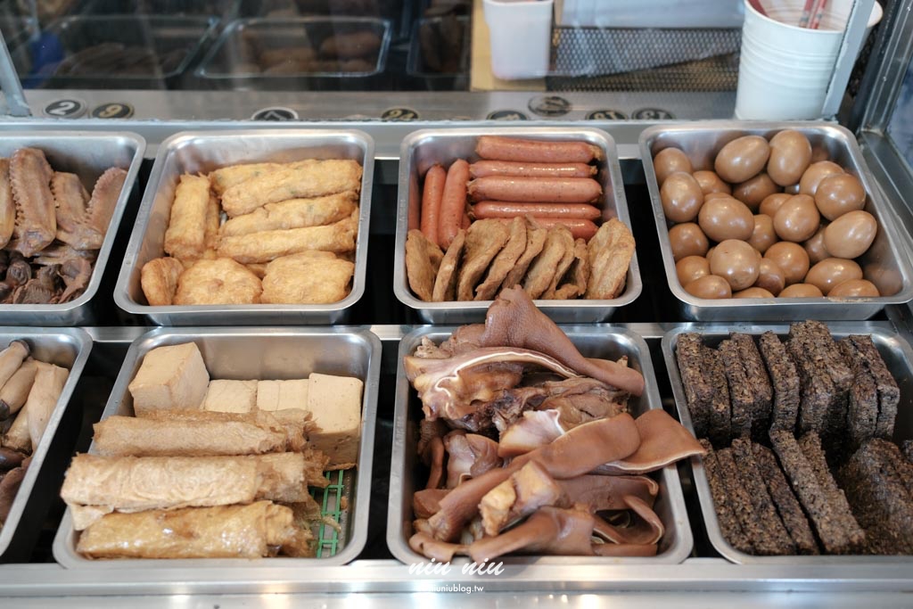 小琉球美食推薦|小琉球香村滷味麵食館,在地人激推的隱藏版麵店!必吃海鮮湯麵、油蔥拌麵與新品匠心粉絲煲 小琉球美食推薦|小琉球香村滷味麵食館,在地人激推的隱藏版麵店!必吃海鮮湯麵、油蔥拌麵與新品匠心粉絲煲