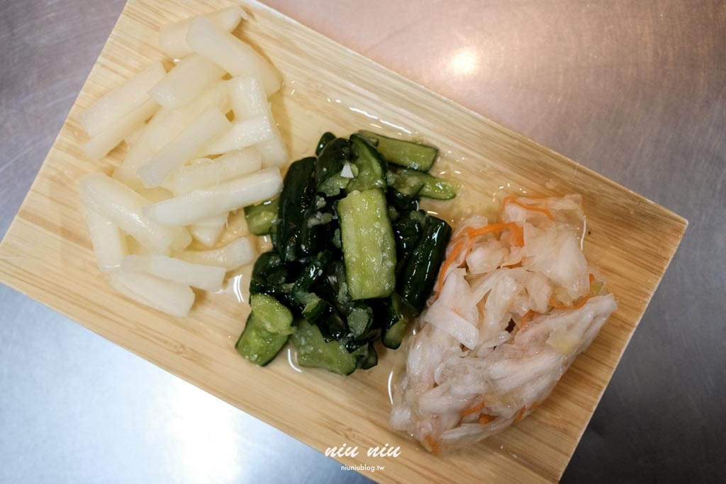 小琉球美食推薦|小琉球香村滷味麵食館,在地人激推的隱藏版麵店!必吃海鮮湯麵、油蔥拌麵與新品匠心粉絲煲 小琉球美食推薦|小琉球香村滷味麵食館,在地人激推的隱藏版麵店!必吃海鮮湯麵、油蔥拌麵與新品匠心粉絲煲