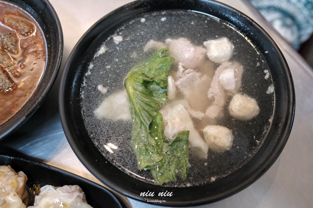 小琉球美食推薦｜小琉球香村滷味麵食館，在地人激推的隱藏版麵店！必吃海鮮湯麵、油蔥拌麵與新品匠心粉絲煲