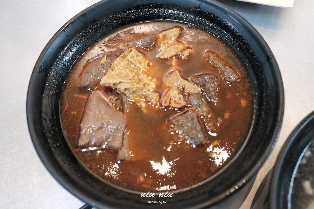 小琉球美食推薦｜小琉球香村滷味麵食館，在地人激推的隱藏版麵店！必吃海鮮湯麵、油蔥拌麵與新品匠心粉絲煲