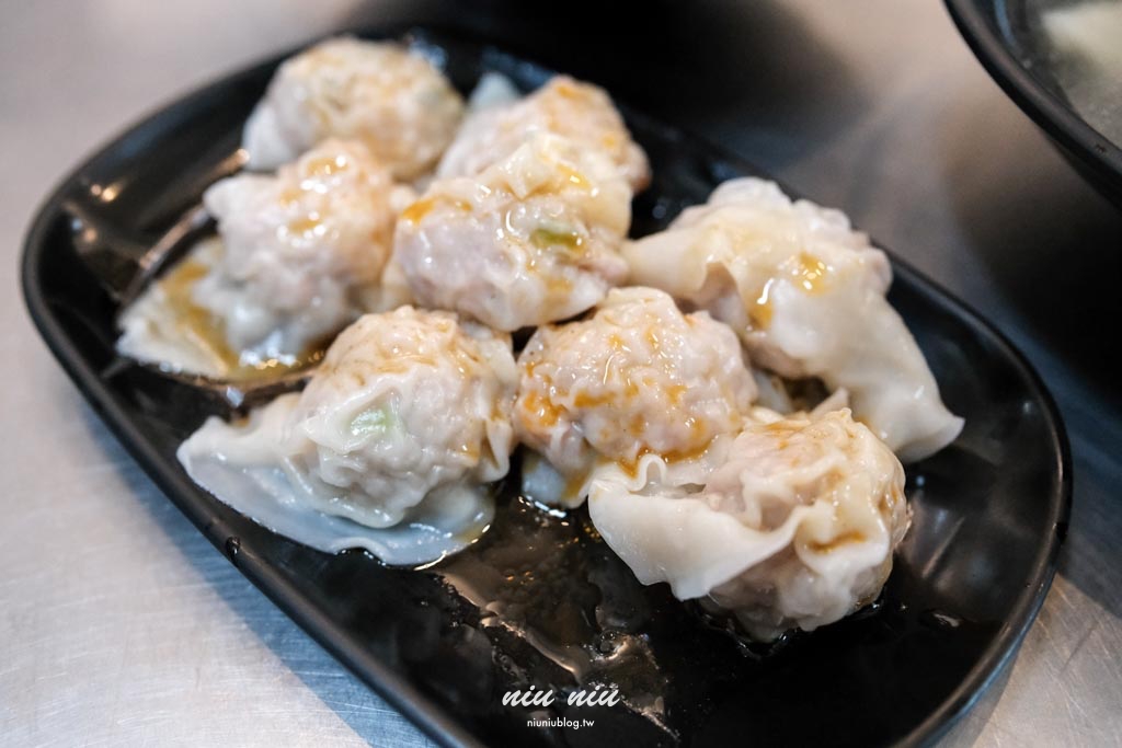 小琉球美食推薦|小琉球香村滷味麵食館,在地人激推的隱藏版麵店!必吃海鮮湯麵、油蔥拌麵與新品匠心粉絲煲 小琉球美食推薦|小琉球香村滷味麵食館,在地人激推的隱藏版麵店!必吃海鮮湯麵、油蔥拌麵與新品匠心粉絲煲