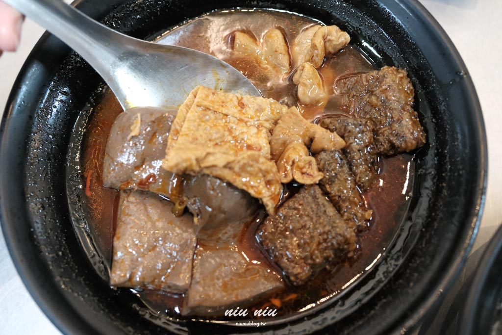 小琉球美食推薦｜小琉球香村滷味麵食館，在地人激推的隱藏版麵店！必吃海鮮湯麵、油蔥拌麵與新品匠心粉絲煲