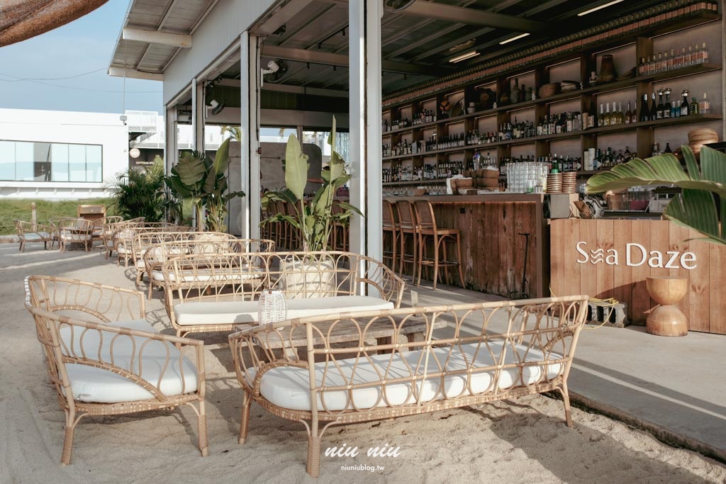 屏東小琉球景點推薦｜Sea Daze Liuqiu，小琉球沙灘酒吧推薦，海景沙灘夕陽秘境