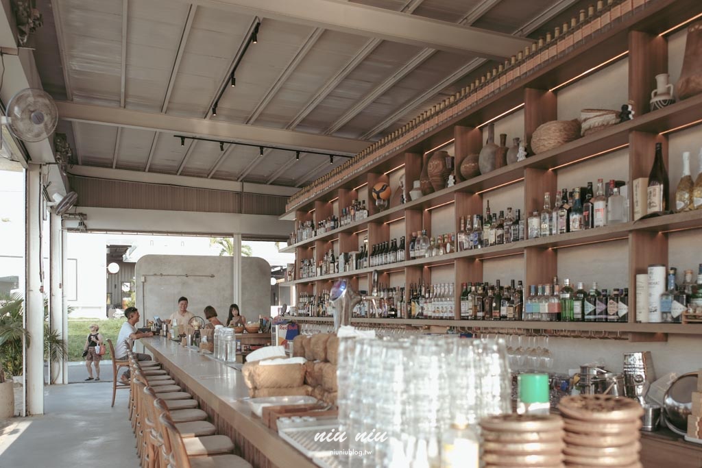 屏東小琉球景點推薦｜Sea Daze Liuqiu，小琉球沙灘酒吧推薦，海景沙灘夕陽秘境