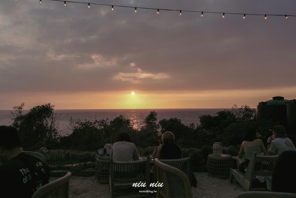 屏東小琉球景點推薦｜Sea Daze Liuqiu，小琉球沙灘酒吧推薦，海景沙灘夕陽秘境