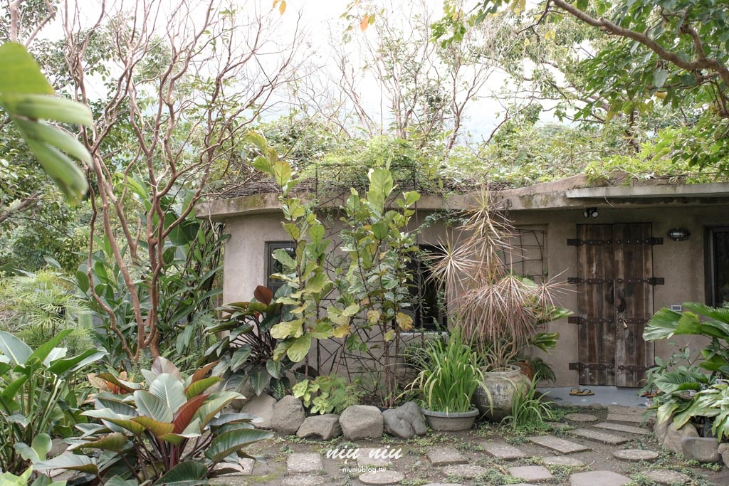 台東沒有地址的咖啡廳｜鯨魚來過，穿越小溪才能抵達小精靈秘境咖啡廳