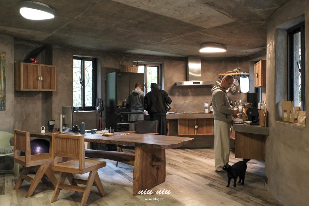 台東沒有地址的咖啡廳｜鯨魚來過，穿越小溪才能抵達小精靈秘境咖啡廳