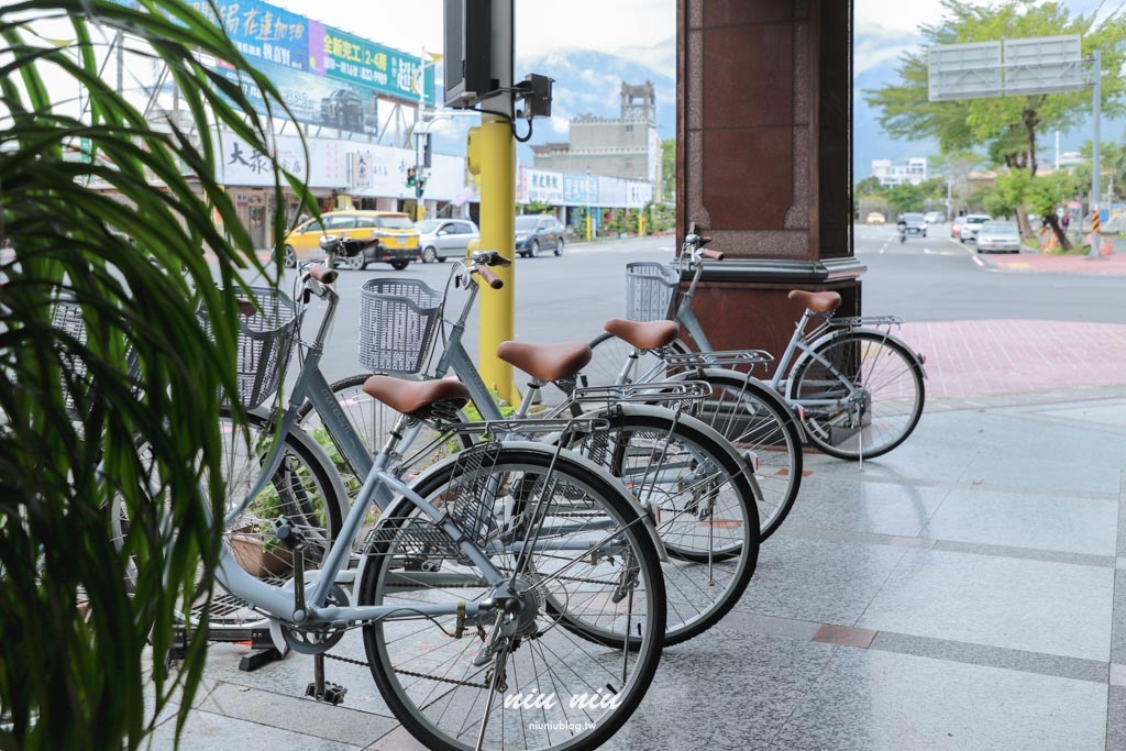 花蓮住宿推薦｜洄瀾窩青年旅舍評價，花蓮火車站正對面，背包客・情侶・家庭都適合