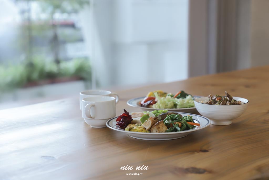 台東池上住宿｜吟雲慢旅：離池上火車站6分鐘，坐擁360度高樓景觀與小農早餐盛宴，二訪依舊著迷的池上民宿首選！