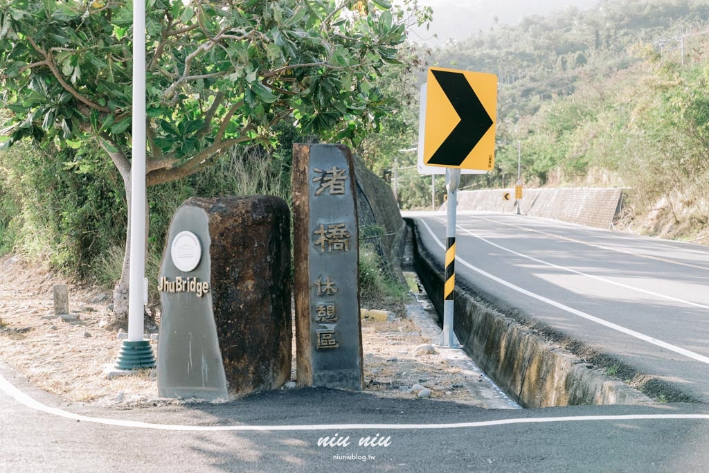 台東海線新秘境｜Kuroro Aqua浪潛水海洋園區(渚橋)， 藍色海洋主題的美式咖啡廳，看海喝咖啡還能玩水的療癒基地