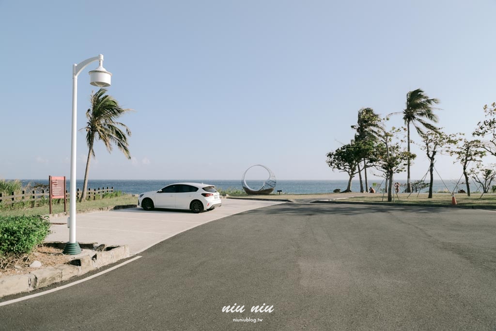 台東海線新秘境｜Kuroro Aqua浪潛水海洋園區(渚橋)， 藍色海洋主題的美式咖啡廳，看海喝咖啡還能玩水的療癒基地