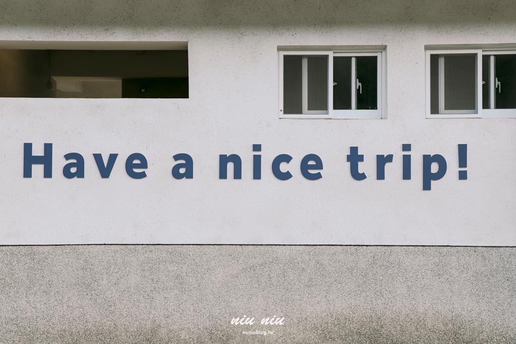 台東海線新秘境｜Kuroro Aqua浪潛水海洋園區(渚橋)， 藍色海洋主題的美式咖啡廳，看海喝咖啡還能玩水的療癒基地