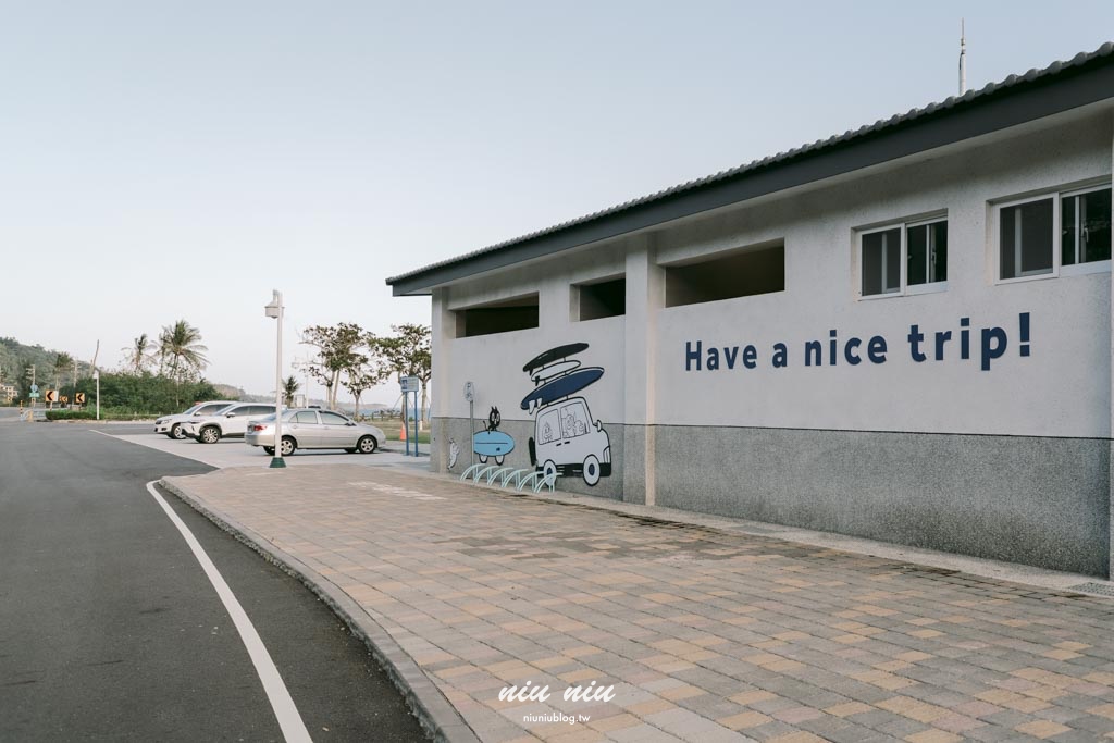 台東海線新秘境｜Kuroro Aqua浪潛水海洋園區(渚橋)， 藍色海洋主題的美式咖啡廳，看海喝咖啡還能玩水的療癒基地