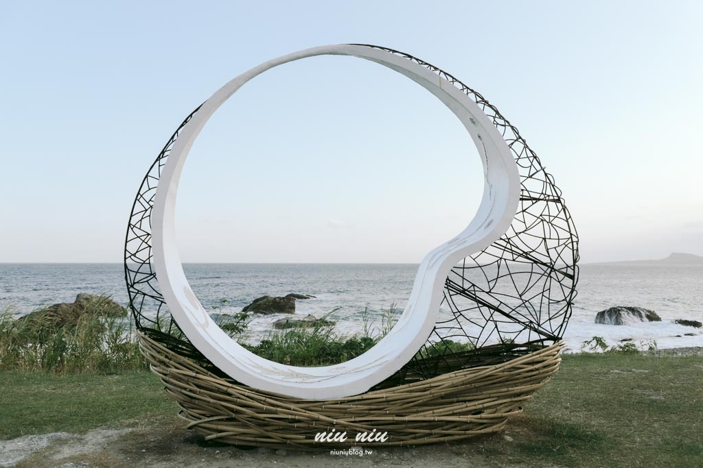 台東海線新秘境｜Kuroro Aqua浪潛水海洋園區(渚橋)， 藍色海洋主題的美式咖啡廳，看海喝咖啡還能玩水的療癒基地