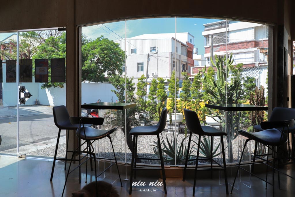 恆春新開幕冰店｜MIU MIU日式刨冰超浮誇！巷弄隱藏版網美冰店，現場還有可愛貓咪可以互動