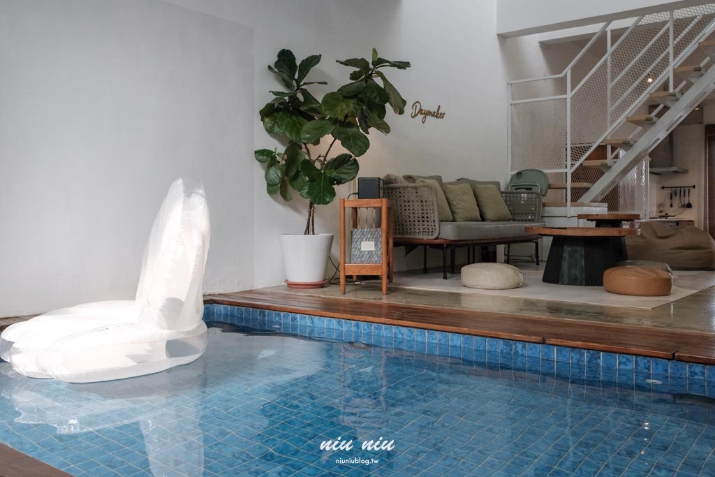 墾丁包棟民宿推薦｜日造．DAYMAKER北歐Villa，室內泳池、KTV、廚房、烤肉一次滿足的高質感住宿首選