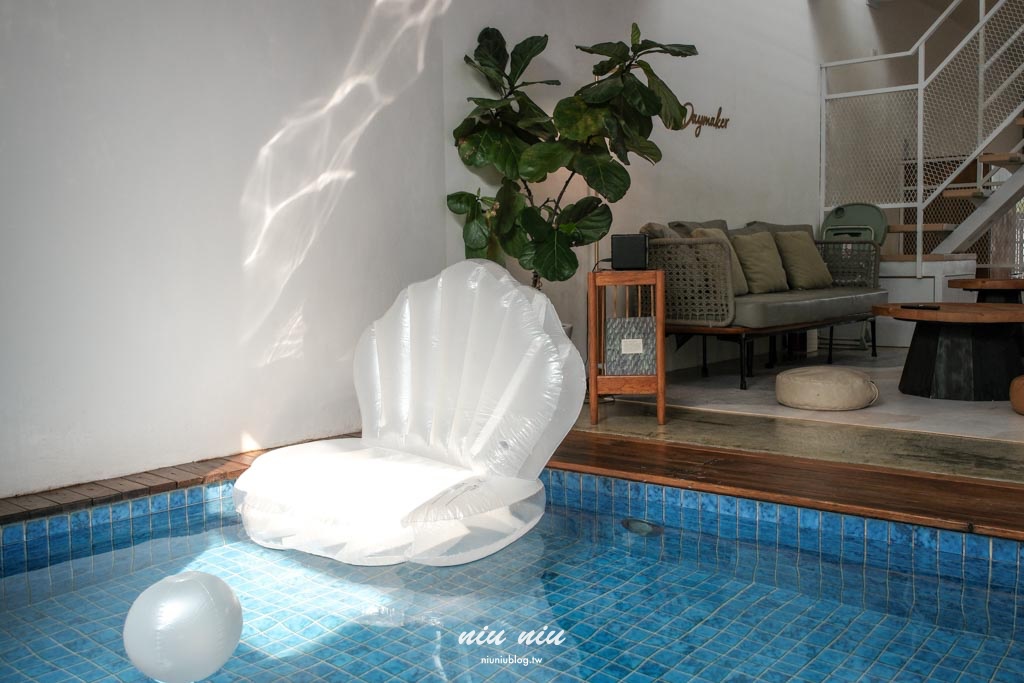 墾丁包棟民宿推薦｜日造．DAYMAKER北歐Villa，室內泳池、KTV、廚房、烤肉一次滿足的高質感住宿首選