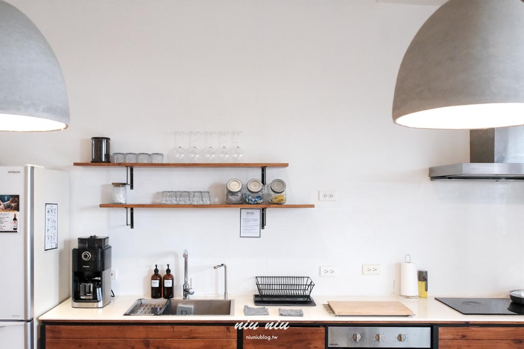 墾丁包棟民宿推薦｜日造．DAYMAKER北歐Villa，室內泳池、KTV、廚房、烤肉一次滿足的高質感住宿首選