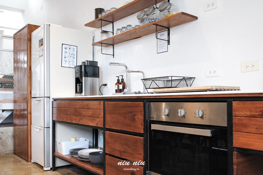 墾丁包棟民宿推薦｜日造．DAYMAKER北歐Villa，室內泳池、KTV、廚房、烤肉一次滿足的高質感住宿首選