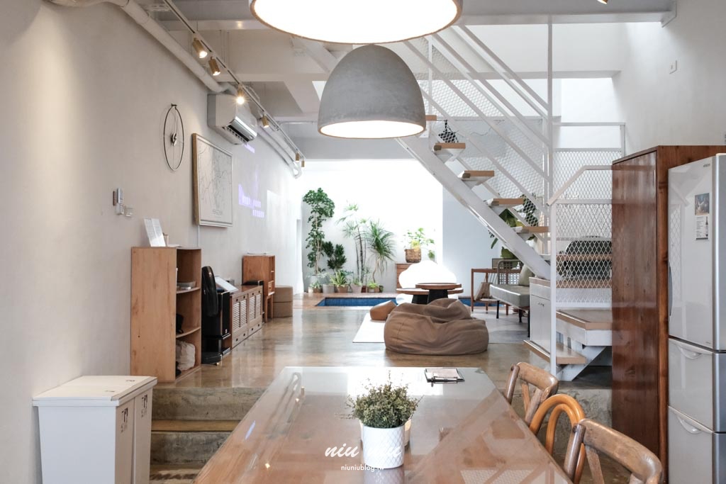 墾丁包棟民宿推薦｜日造．DAYMAKER北歐Villa，室內泳池、KTV、廚房、烤肉一次滿足的高質感住宿首選