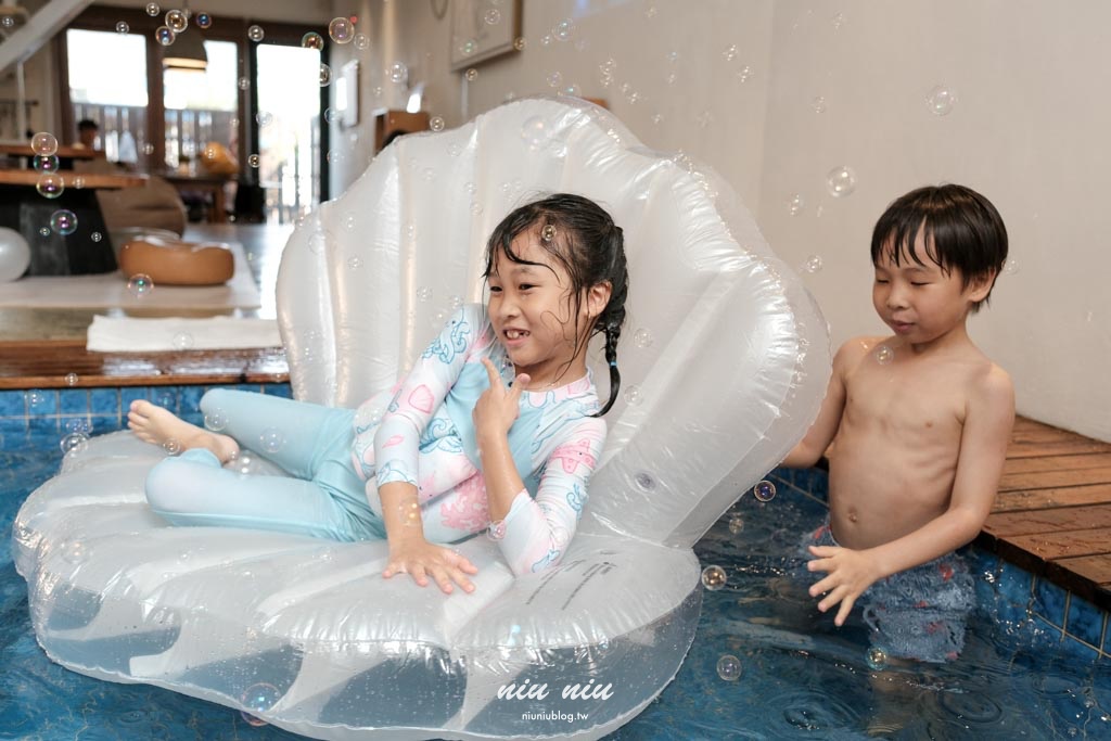 墾丁包棟民宿推薦｜日造．DAYMAKER北歐Villa，室內泳池、KTV、廚房、烤肉一次滿足的高質感住宿首選