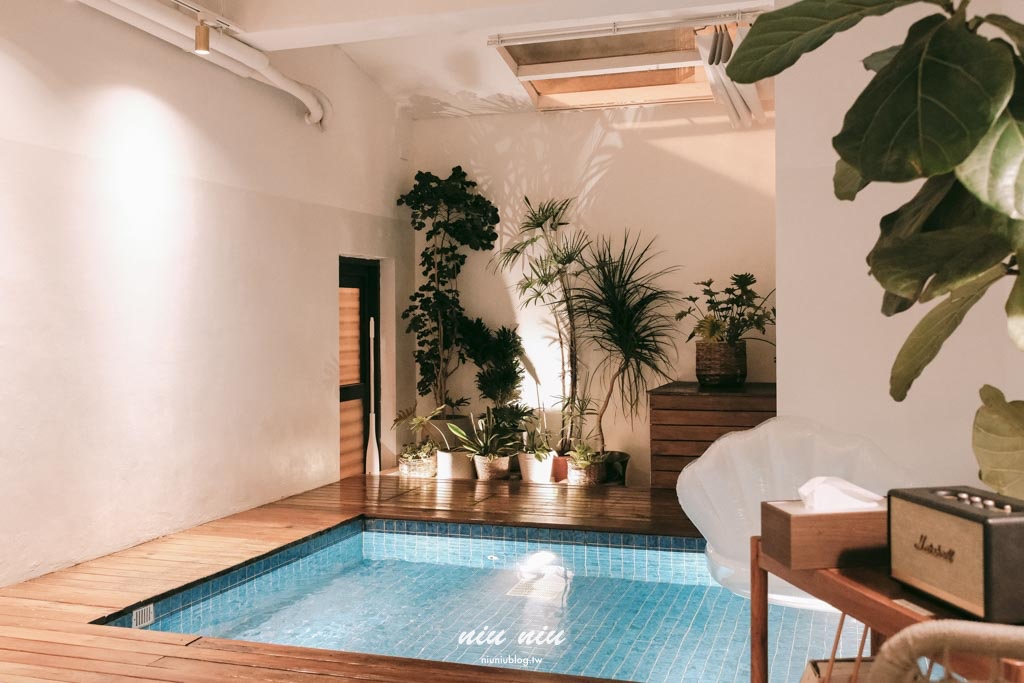 墾丁包棟民宿推薦｜日造．DAYMAKER北歐Villa，室內泳池、KTV、廚房、烤肉一次滿足的高質感住宿首選