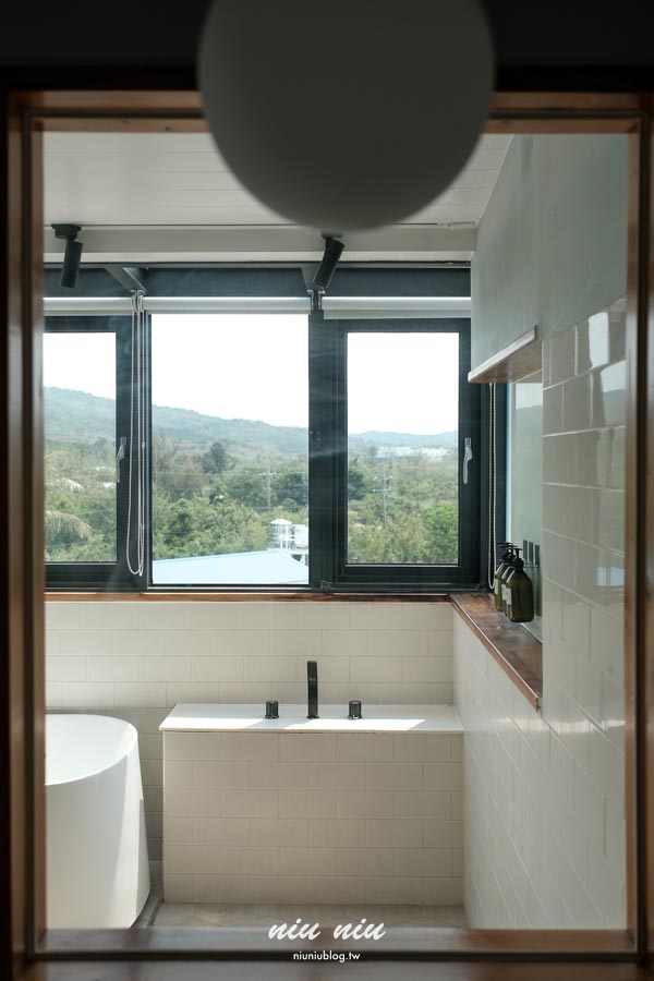 墾丁包棟民宿推薦｜日造．DAYMAKER北歐Villa，室內泳池、KTV、廚房、烤肉一次滿足的高質感住宿首選