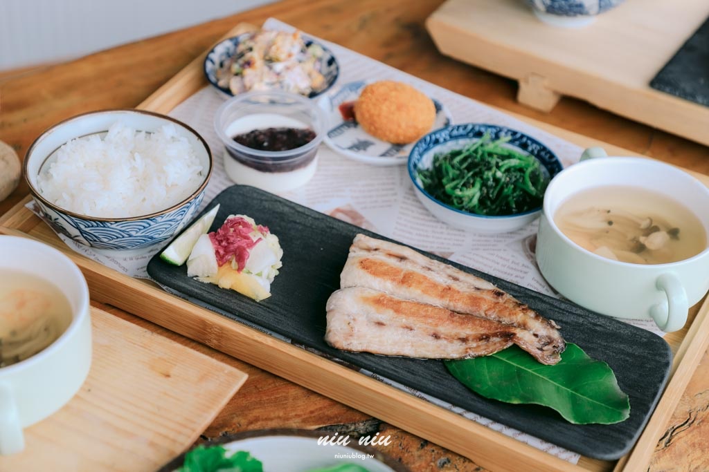日日南島台東縱谷線遊程｜四條必玩舌尖慢食路線：日出禾作席烙飯糰、秋香坊一夜干、痴愛玉DIY、蓋亞那部落餐桌全攻略