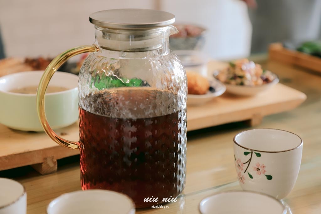 日日南島台東縱谷線遊程｜四條必玩舌尖慢食路線：日出禾作席烙飯糰、秋香坊一夜干、痴愛玉DIY、蓋亞那部落餐桌全攻略