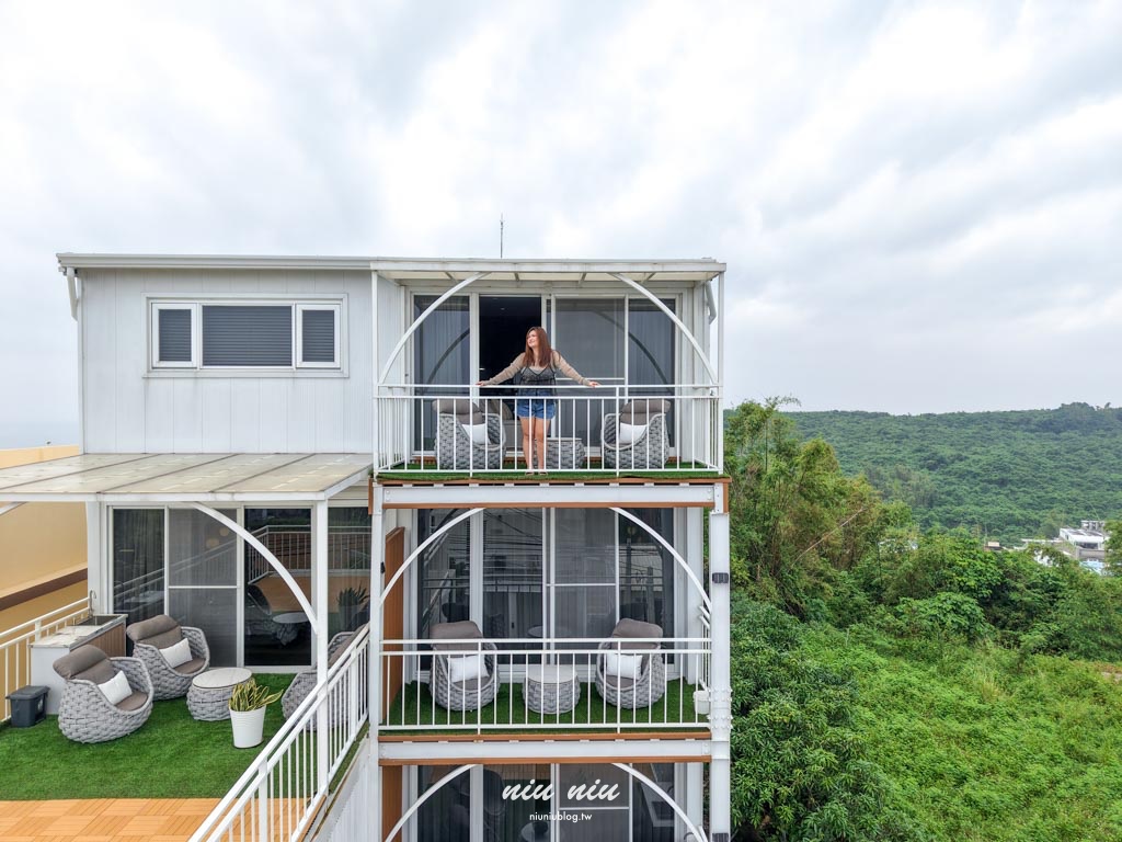 琉白覓旅觀海館Island X White Inn｜小琉球新開幕海景住宿開箱，船票機車套裝、微包棟、KTV電動麻將一次看