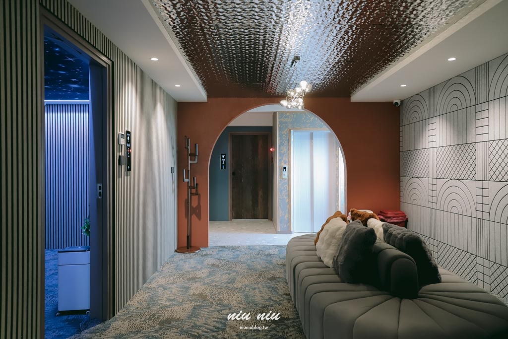 琉白覓旅觀海館Island X White Inn｜小琉球新開幕海景住宿開箱，船票機車套裝、微包棟、KTV電動麻將一次看