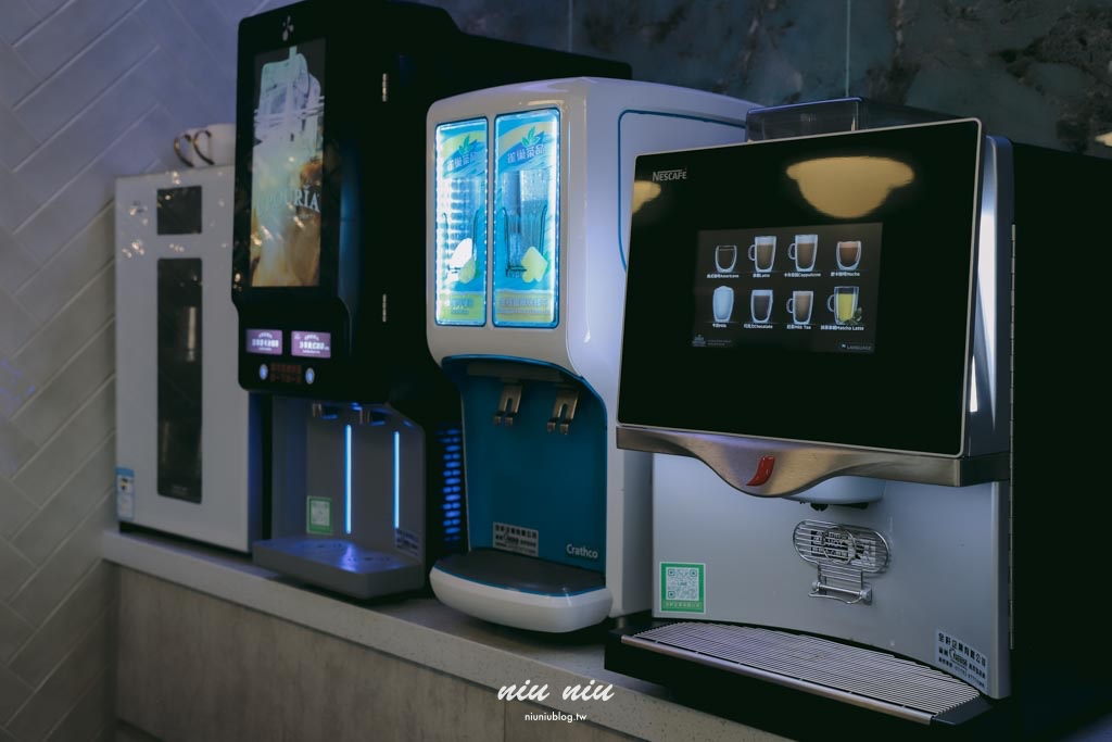琉白覓旅觀海館Island X White Inn｜小琉球新開幕海景住宿開箱，船票機車套裝、微包棟、KTV電動麻將一次看
