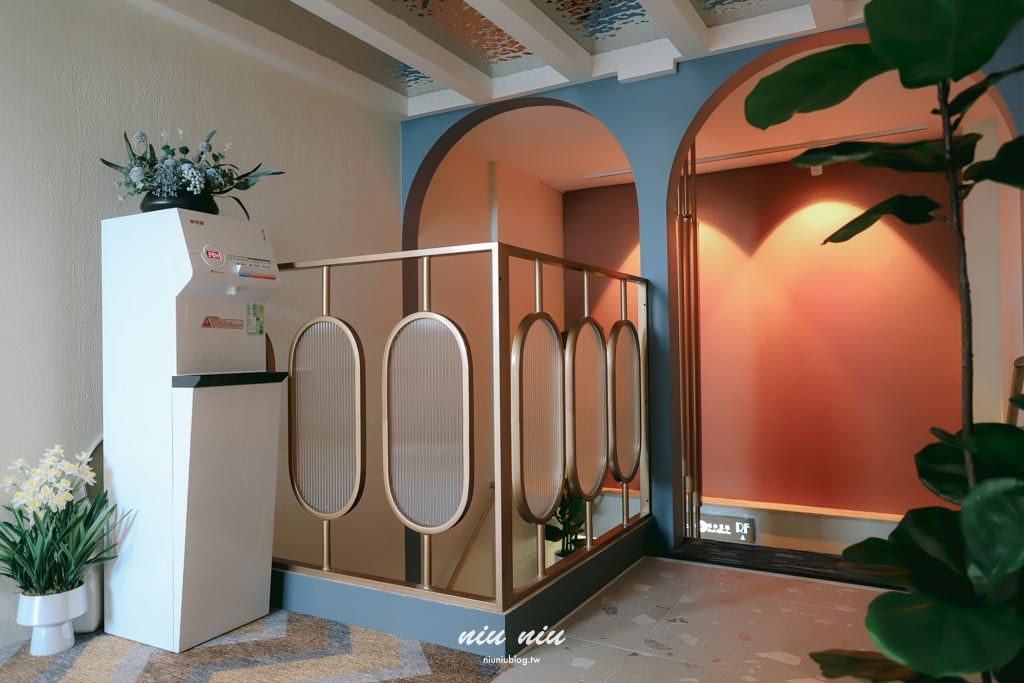 琉白覓旅觀海館Island X White Inn｜小琉球新開幕海景住宿開箱，船票機車套裝、微包棟、KTV電動麻將一次看
