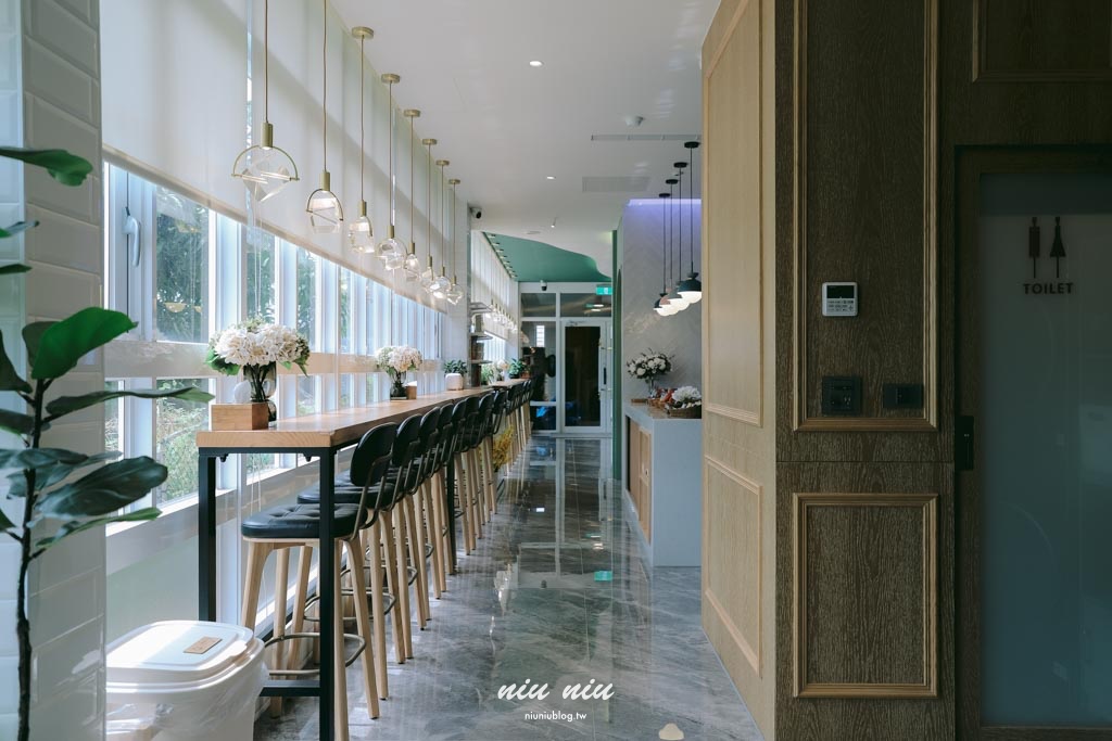琉白覓旅觀海館Island X White Inn｜小琉球新開幕海景住宿開箱，船票機車套裝、微包棟、KTV電動麻將一次看