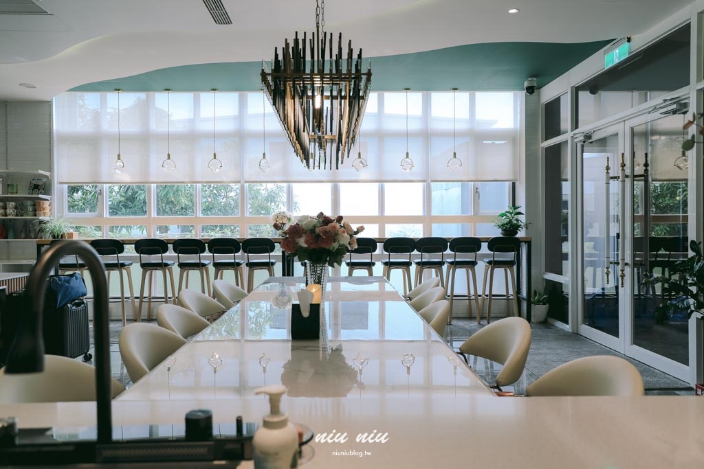 琉白覓旅觀海館Island X White Inn｜小琉球新開幕海景住宿開箱，船票機車套裝、微包棟、KTV電動麻將一次看