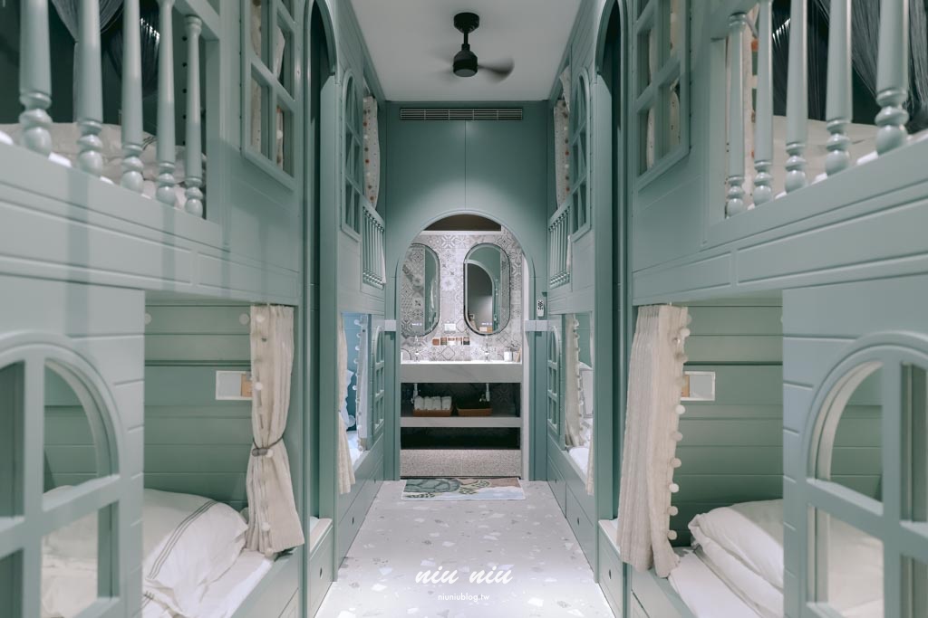 琉白覓旅觀海館Island X White Inn｜小琉球新開幕海景住宿開箱，船票機車套裝、微包棟、KTV電動麻將一次看