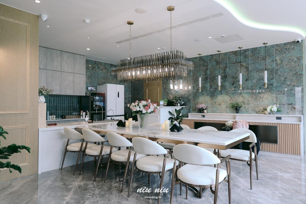 琉白覓旅觀海館Island X White Inn｜小琉球新開幕海景住宿開箱，船票機車套裝、微包棟、KTV電動麻將一次看