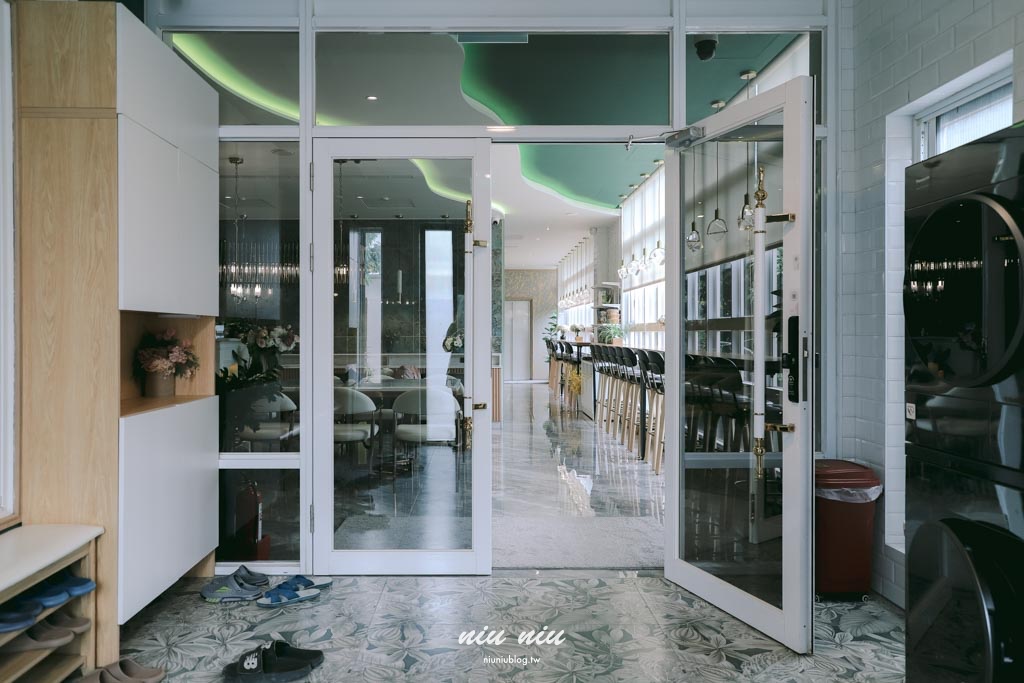 琉白覓旅觀海館Island X White Inn｜小琉球新開幕海景住宿開箱，船票機車套裝、微包棟、KTV電動麻將一次看